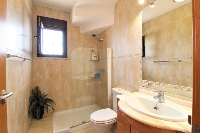 Image No.10-3 Bed Villa for sale