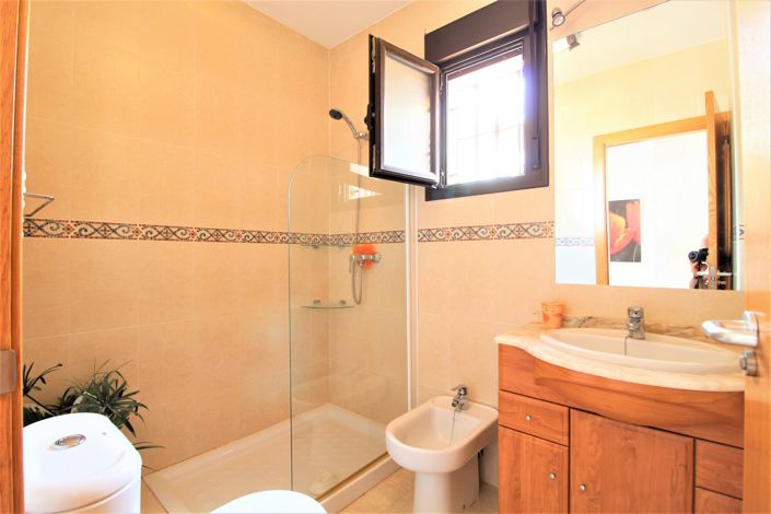 Image No.11-3 Bed Villa for sale