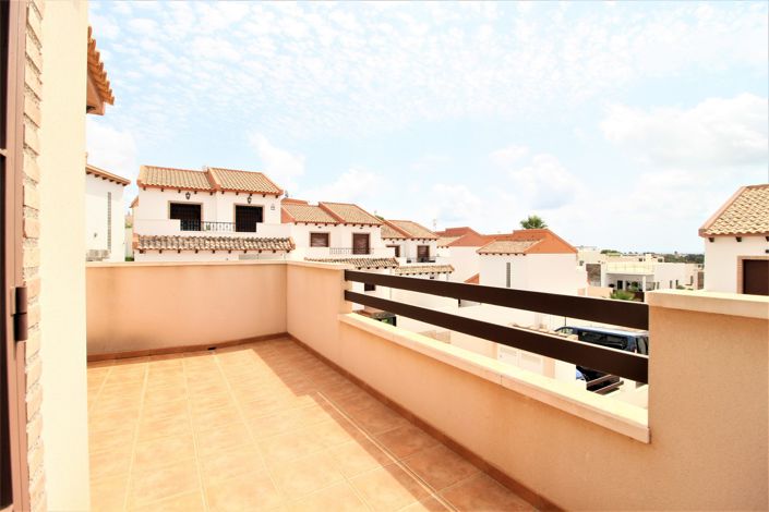 Image No.15-3 Bed Villa for sale