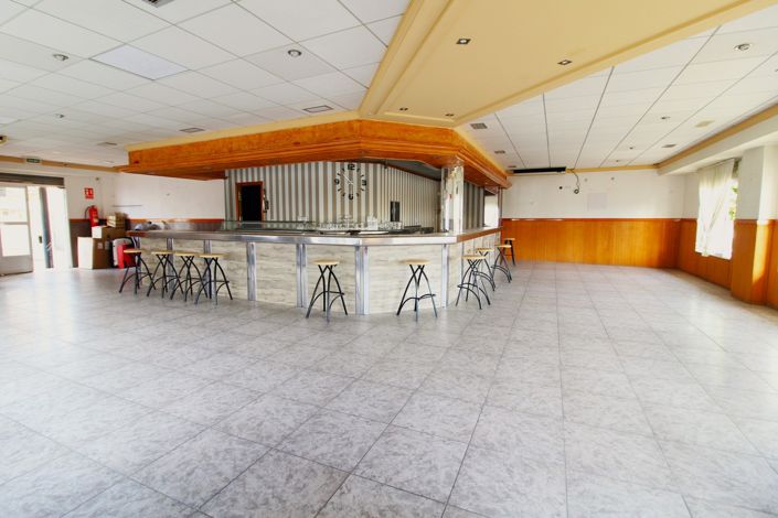 Image No.2-5 Bed Commercial for sale