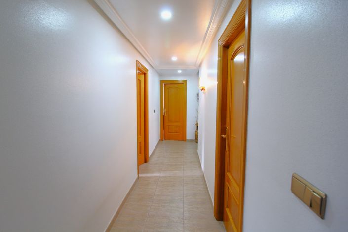 Image No.30-5 Bed Commercial for sale