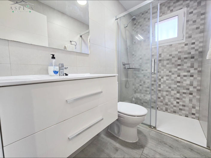 Image No.8-5 Bed Country House for sale