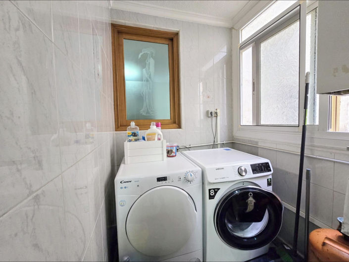 Image No.10-4 Bed Townhouse for sale