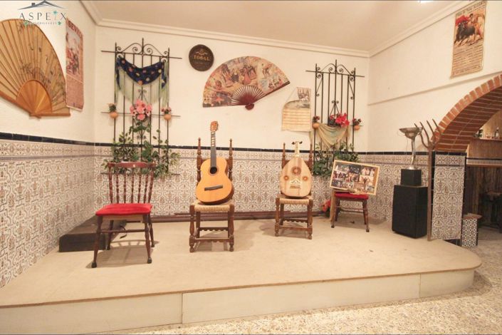 Image No.19-6 Bed Country House for sale