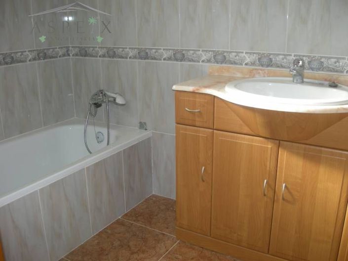 Image No.12-4 Bed Country House for sale