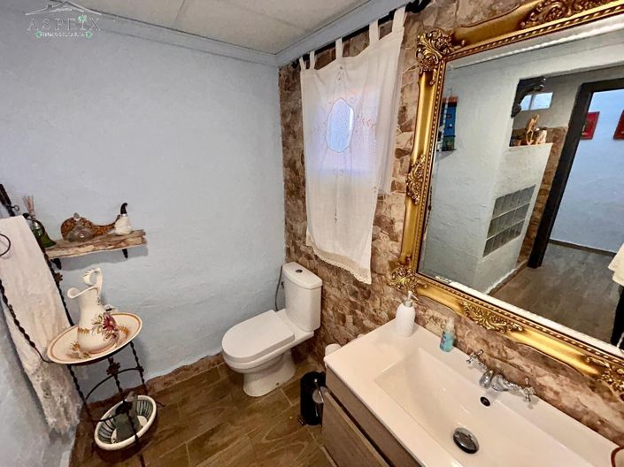 Image No.20-5 Bed Country House for sale