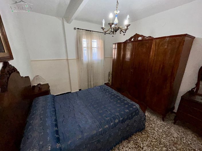 Image No.6-5 Bed Country House for sale