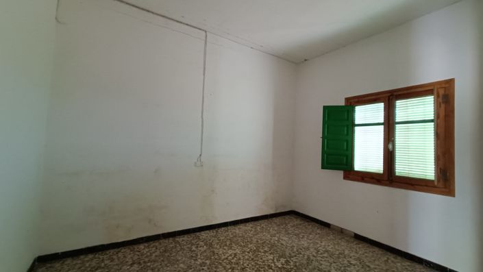 Image No.15-3 Bed Country House for sale