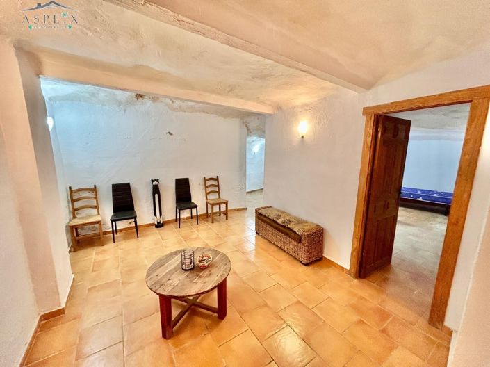 Image No.13-5 Bed House for sale