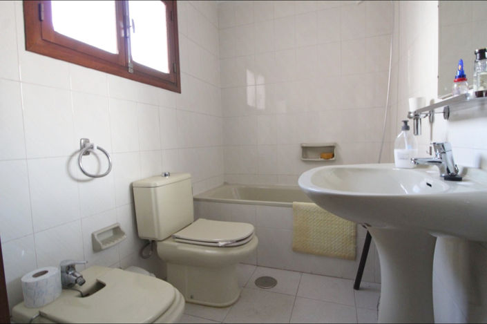 Image No.10-3 Bed Apartment for sale