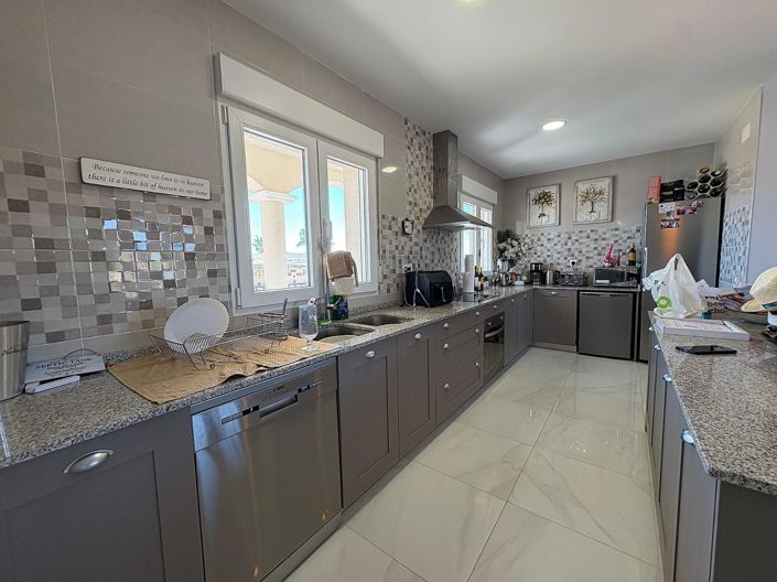 Image No.28-3 Bed Country House for sale