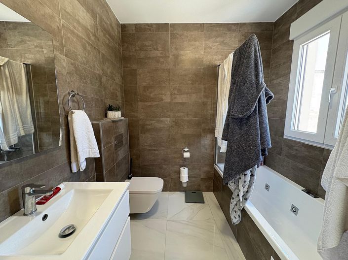 Image No.45-3 Bed Country House for sale