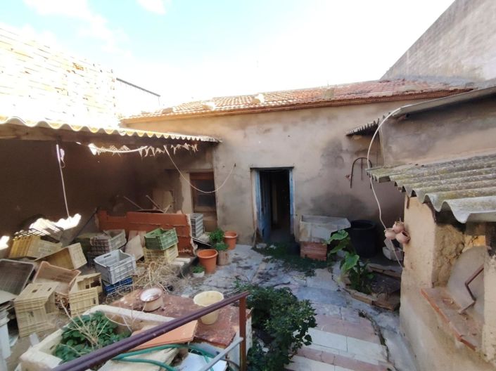 Image No.9-7 Bed Townhouse for sale