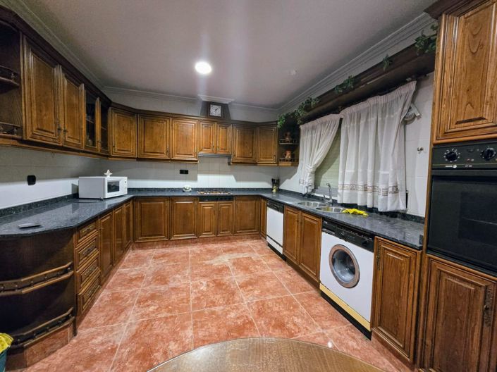 Image No.2-Maison de campagne de 6 chambres à vendre à Aspe