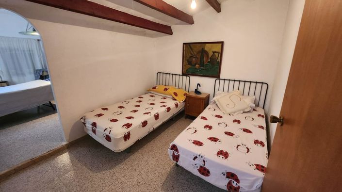 Image No.10-8 Bed Villa for sale