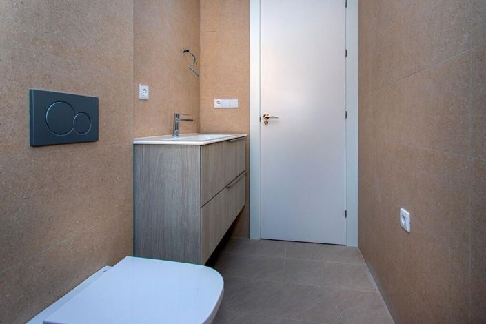 Image No.21-3 Bed Apartment for sale