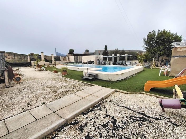 Image No.2-5 Bed Country House for sale