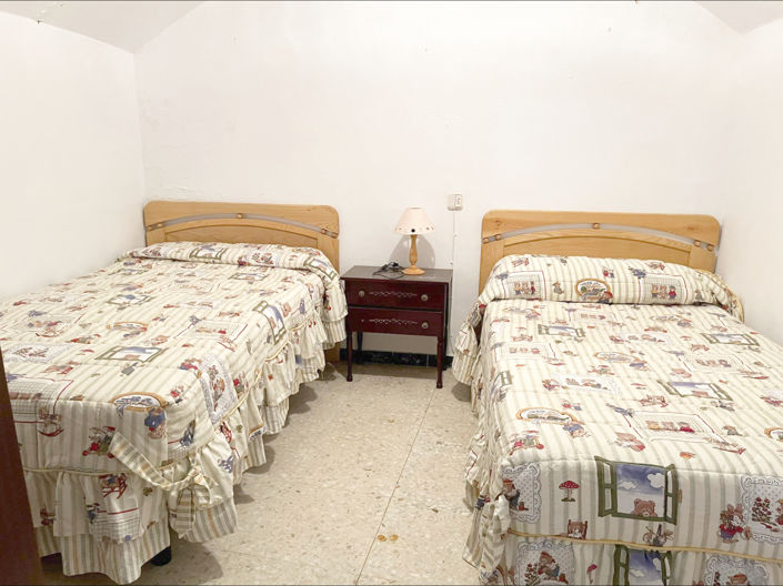 Image No.20-3 Bed House for sale