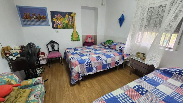 Image No.10-8 Bed Villa for sale