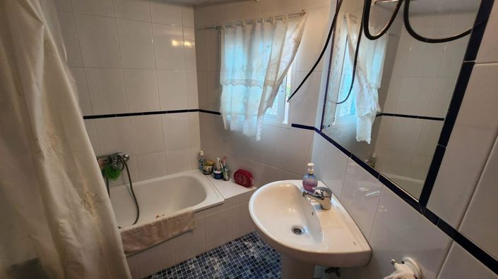 Image No.14-8 Bed Villa for sale