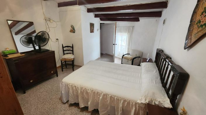 Image No.6-8 Bed Villa for sale