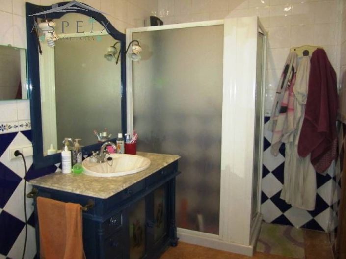 Image No.17-4 Bed Country House for sale