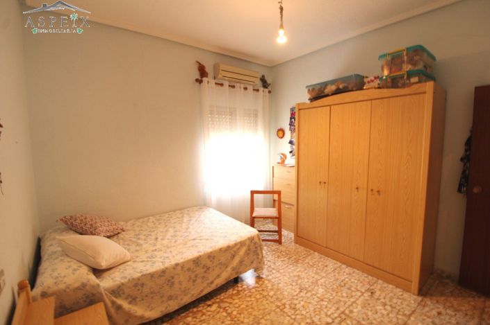 Image No.12-4 Bed Country House for sale