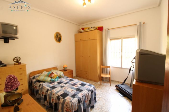 Image No.8-4 Bed Country House for sale