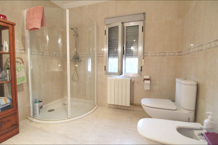 Image No.11-4 Bed Country House for sale