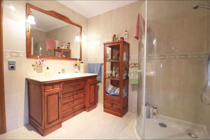 Image No.12-4 Bed Country House for sale