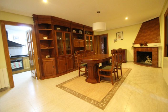 Image No.4-4 Bed Country House for sale