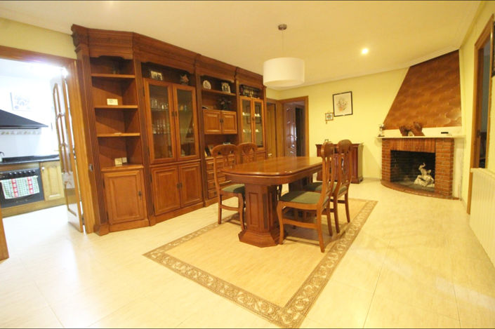 Image No.5-4 Bed Country House for sale