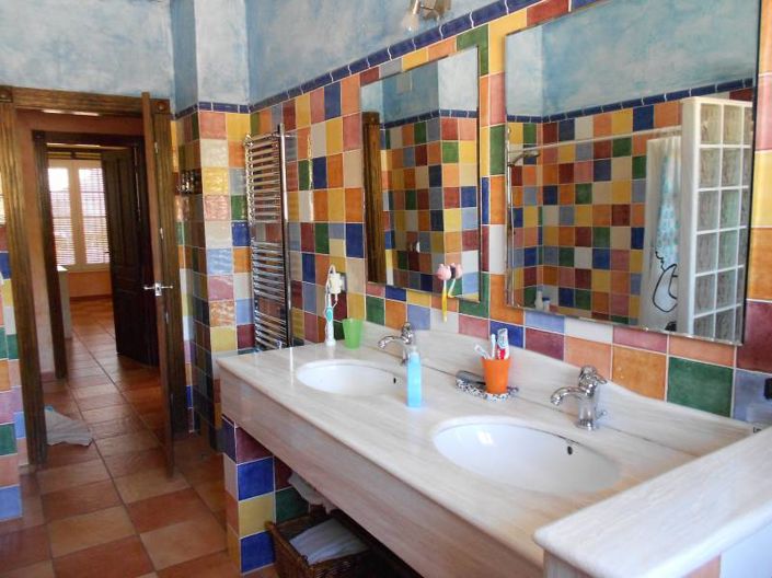 Image No.11-8 Bed Country House for sale