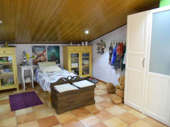 Image No.18-8 Bed Country House for sale