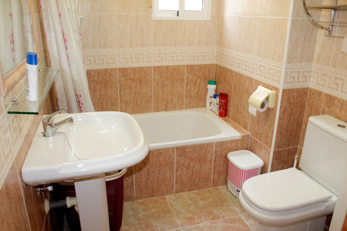 Image No.15-4 Bed Townhouse for sale