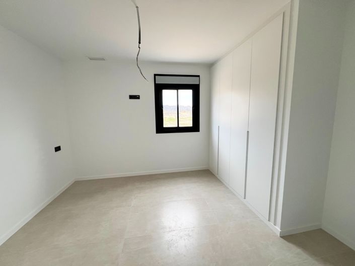 Image No.14-3 Bed Country House for sale