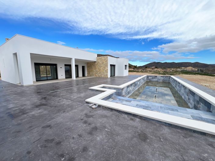 Image No.2-3 Bed Country House for sale