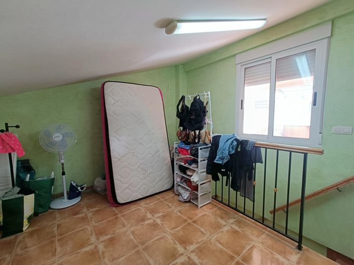 Image No.31-5 Bed Townhouse for sale