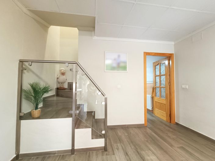 Image No.6-5 Bed Townhouse for sale