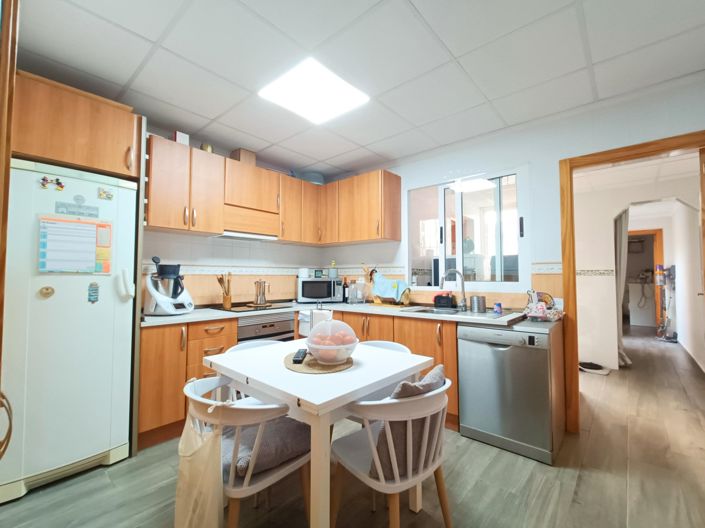 Image No.8-5 Bed Townhouse for sale