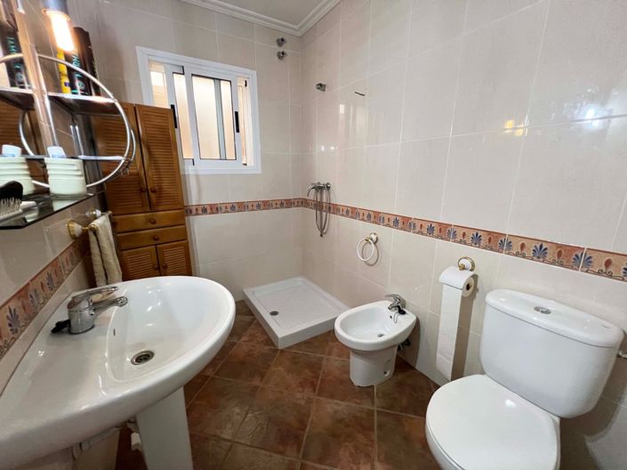 Image No.23-4 Bed Country House for sale