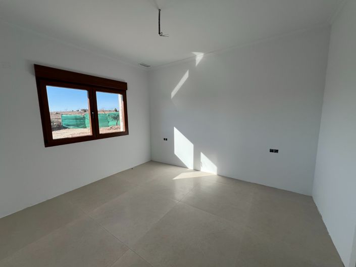 Image No.12-3 Bed Country House for sale