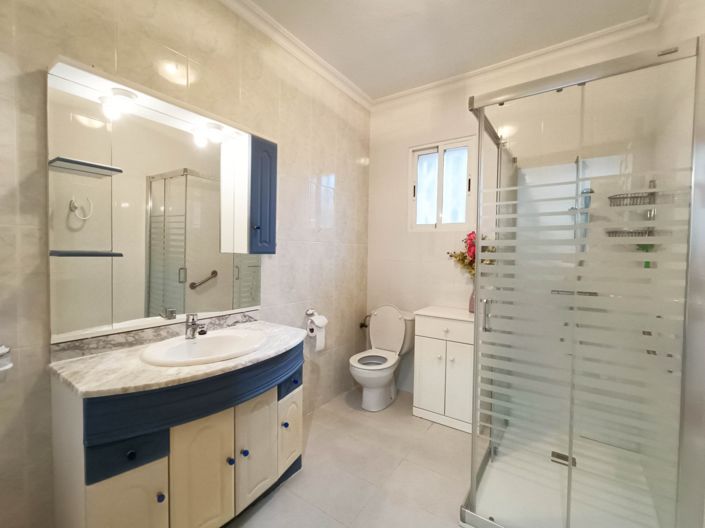 Image No.37-3 Bed Country House for sale