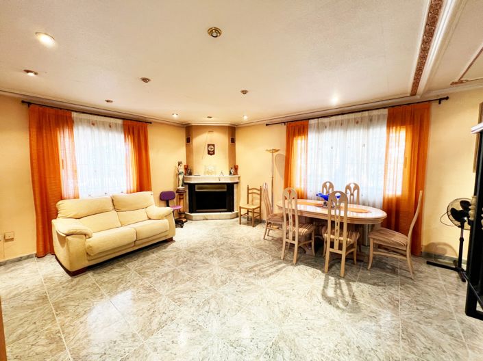 Image No.18-4 Bed Country House for sale