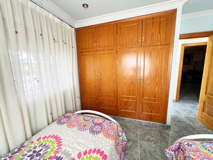 Image No.28-4 Bed Country House for sale