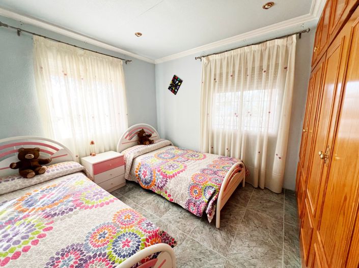 Image No.29-4 Bed Country House for sale