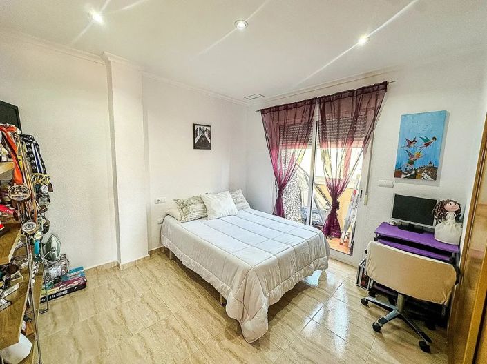 Image No.16-3 Bed Townhouse for sale