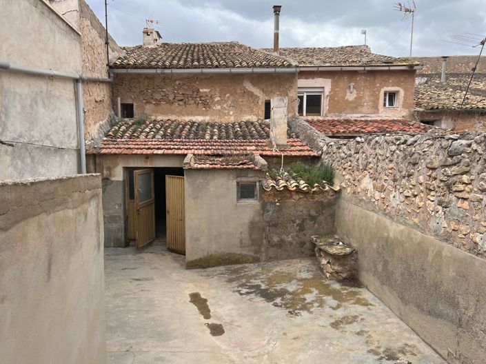 Image No.32-5 Bed Townhouse for sale