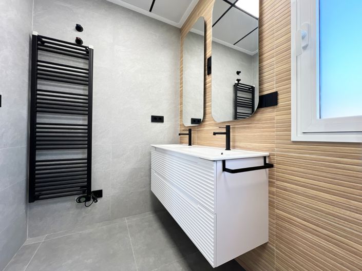 Image No.39-3 Bed Country House for sale