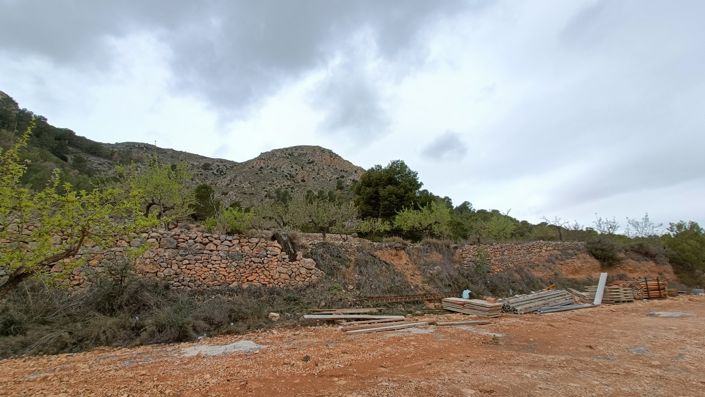 Image No.15-4 Bed Country House for sale